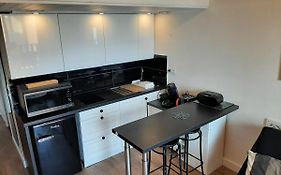 Duplex Cosy Avec Piscine Et Parking A Capbreton - Fr-1-239-870